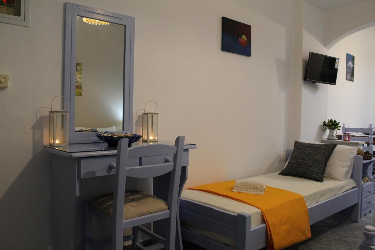 Vakis Apartments Romanon Exterior foto